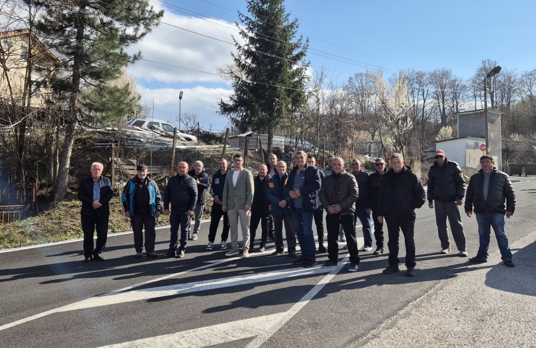 Край на ремонти „на парче“: Откриха обновения път към Паничково