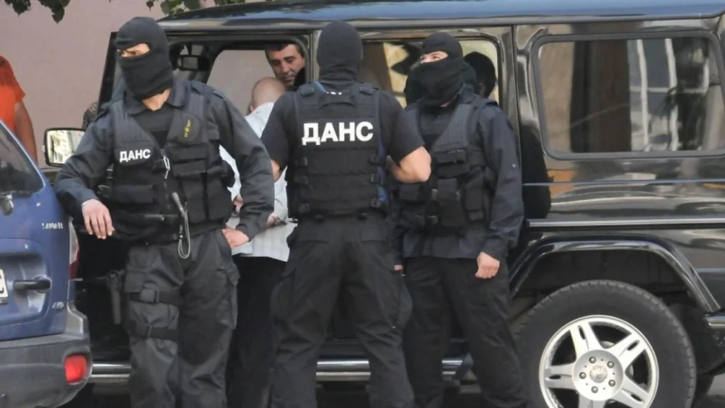 „Висши духове“ и психоактивни вещества: ДАНС и полицията разбиха тайна група в Пловдив