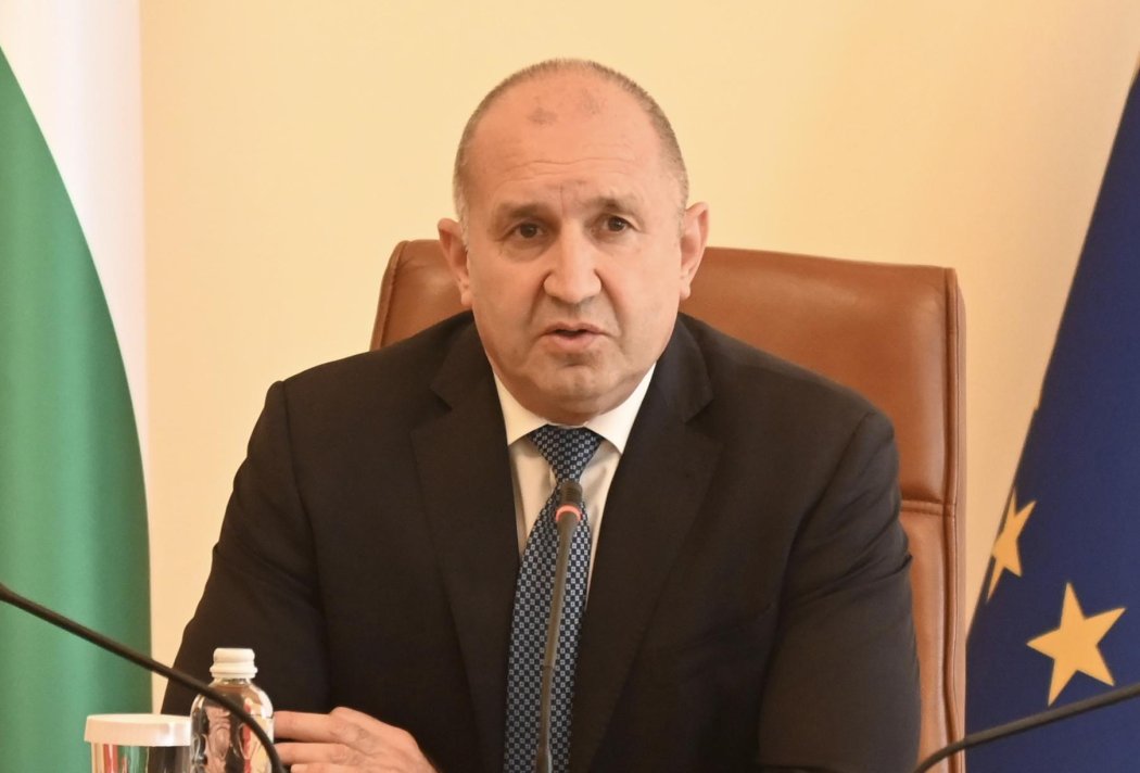 Радев: Токът за бита и парното няма да поскъпват до 1 юли 2027 г.