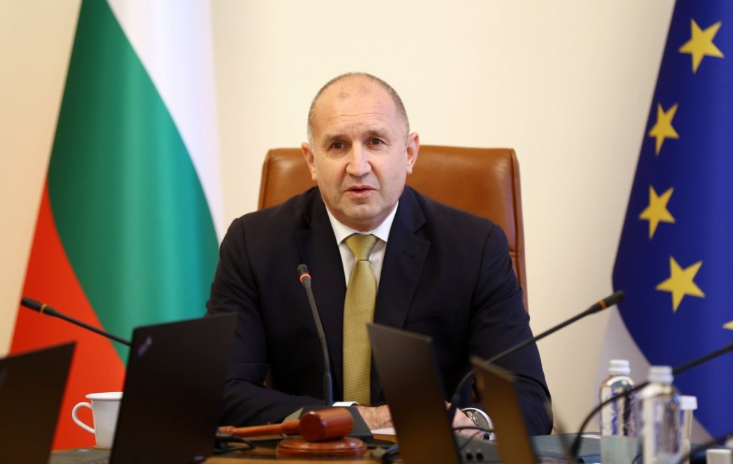 Премиерът Румен Радев вика руската посланичка Митрофанова заради ударения кораб край България