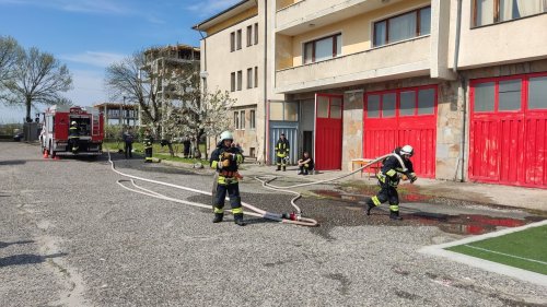 Огнеборците от Крумовград спечелиха областното състезание по пожарна подготовка