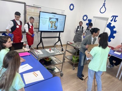 Пи влезе в кухнята: ученици превърнаха математиката в състезание и плодово шоу