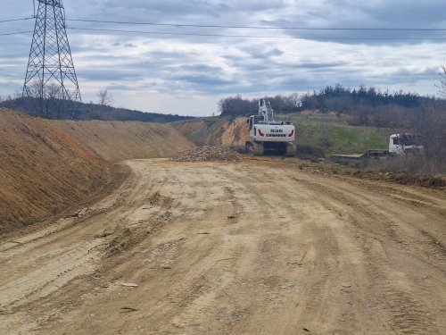 Пълен блокаж към Маказа: Газопровод спря ремонта на обходния път