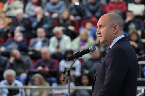 Румен Радев с послание за Великден: Нека променим мислите и делата си, за да променим съдбата си като народ