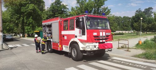 Пожарната в Кърджали вдигната по тревога през уикенда: помощ за болен и опасен кабел на паркинг