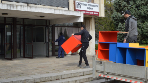 Кърджали стяга преброителния център за изборите: пристигат телефоните за видеонаблюдение