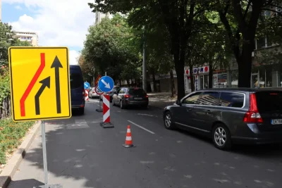 Ремонти блокират центъра на Кърджали: техника и работници край &bdquo;Отец Паисий&ldquo;