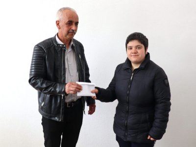 Кметове и кметски наместници събраха пари за лечението на Бюлбюл Хасан: нужни са още близо 10 000 евро