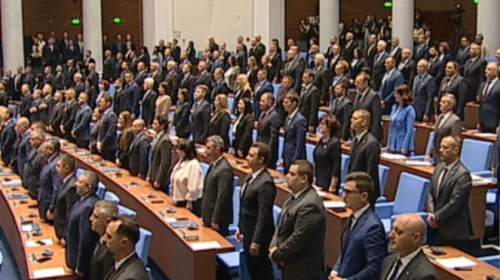 Парламентът стартира: Клетва, аплодисменти и първи сигнали за тежък мандат