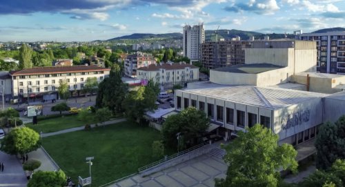 Културният афиш на Кърджали за май: Премиери, комедии и Веселин Маринов