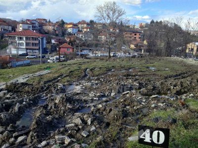 Скандал за достъпа до новия парцел в гробищния парк на Кърджали: близки готвят подписка