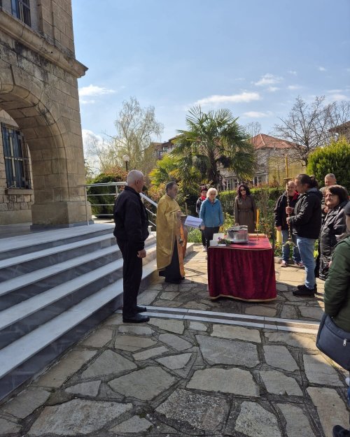 Празничен водосвет за Великден събра жители и гости в Момчилград
