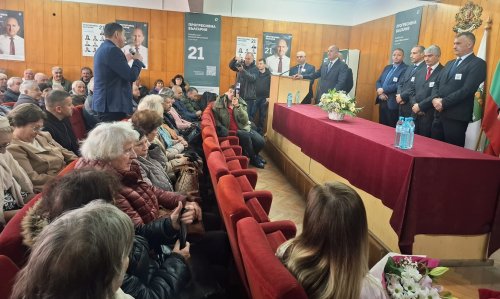 Румен Радев в Крумовград: Обществото ни започва да чупи оковите на страха