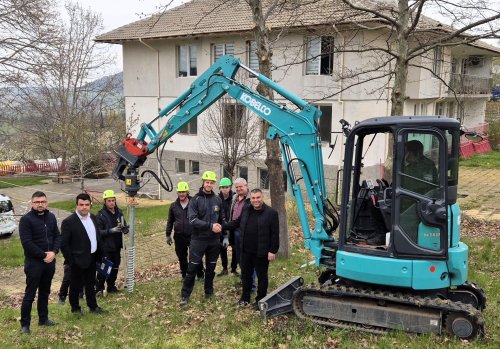 Слънце и батерии за социалните жилища в Черноочене: старт на проект за 60 000 евро