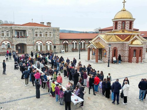 190 деца боядисаха 1500 яйца в навечерието на Великден в Кърджали