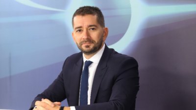 Слави Василев с подкрепа за Румен Радев и критики към "Позитано": Влизам в политиката без компромиси