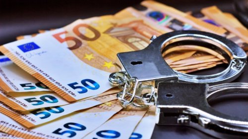 Полицията в Кърджали разкри кражба на 960 евро от фирмен офис: двама задържани