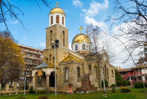 Храмов празник в Кърджали: Отец Петър Гарена за надеждата, която обединява християни и мюсюлмани