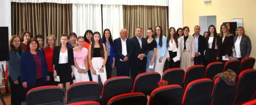 Черноочене награди най-добрите учители и зрелостници преди 24 май