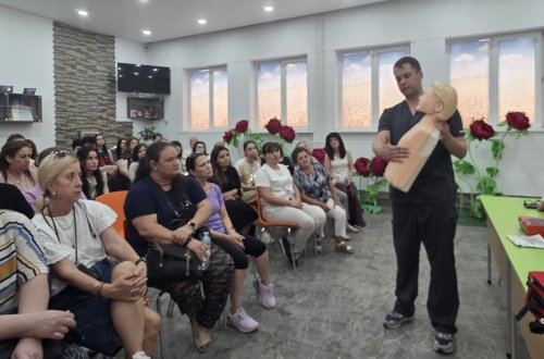 Две училища в Кърджали вече разполагат с животоспасяващи дефибрилатори