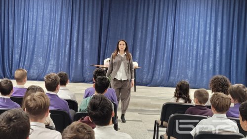 &bdquo;Аз уча, вярвам, мога, знам!&ldquo;: Гергана Стоянова вдъхновява младите лидери на Кърджали