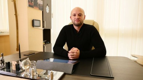Скандалът с незаконния град във Варна достига до Володимир Зеленски