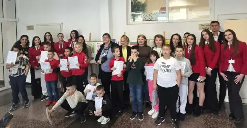 Ученици поеха властта за ден и превърнаха 9 май в урок по Европа и история