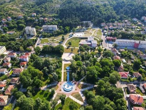 Богата лятна програма в Крумовград през август: Прожекции, неоново парти и концерт на Милица Божинова
