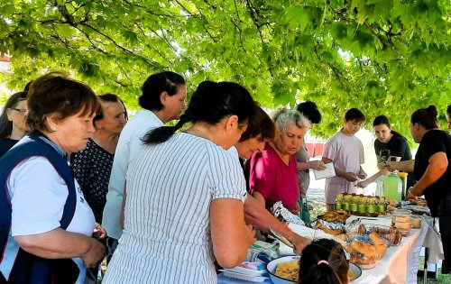 Малки готвачи с големи сърца: Благотворителен базар в село Габрово събира средства за лечението на млада майка