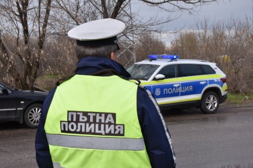 Полицията в Кърджали удари по нерегистрираните: скутерист в ареста, две коли с прекратени регистрации