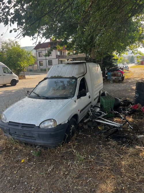 Община Момчилград с ултиматум до собствениците на &bdquo;автоморги&ldquo; по тротоари и зелени площи