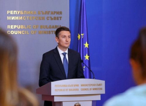 Министър Василев размаза ИКТ сектора: Печелят милиони от обществени поръчки, а нямат конкуренция!