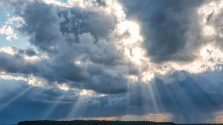 Хладно утро и облаци за първия учебен ден в Кърджали