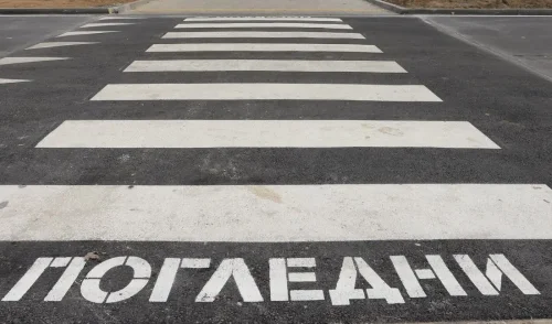 Кола блъсна пиян пешеходец в Момчилград