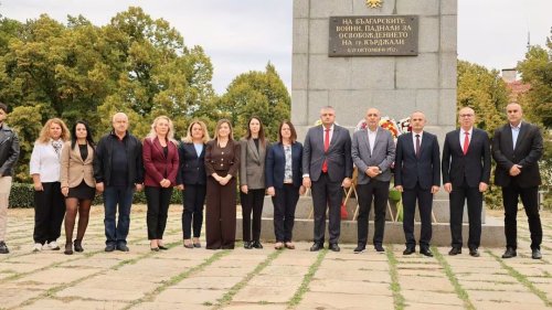 Община Кърджали отбеляза 118 години от Независимостта на България с поклонение пред Паметника на Освободителите