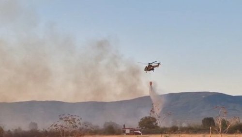 Огънят край Ивайловград не спира: втори военен &bdquo;Кугър&ldquo; влезе в битката от въздуха