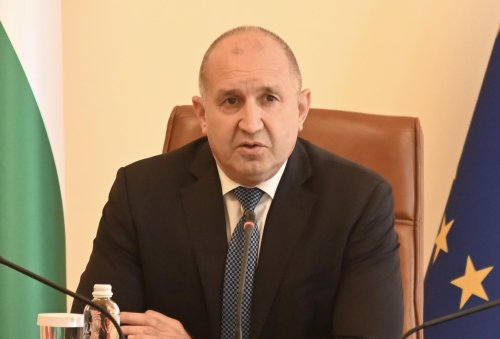 Радев: Токът за бита и парното няма да поскъпват до 1 юли 2027 г.