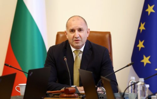 Премиерът Румен Радев вика руската посланичка Митрофанова заради ударения кораб край България