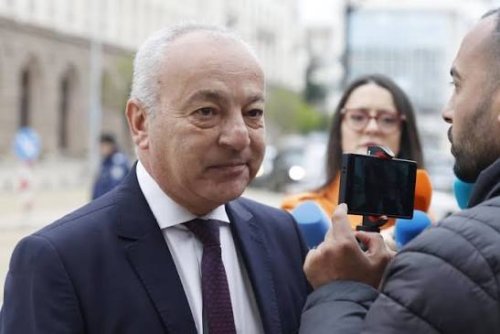 &bdquo;Цял ден се забавлявам с колажите&ldquo;: Финансовият министър успокои казанджиите за домашната ракия