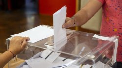 Започна изборният ден в Турция: по-малко секции, повече избиратели и опашки на вота