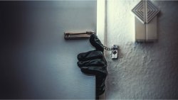 Грабеж в Кърджали: 46-годишен нападна жена и ѝ отне златен пръстен
