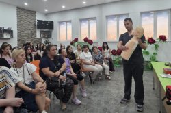 Две училища в Кърджали вече разполагат с животоспасяващи дефибрилатори
