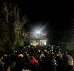 Магията на Дамбалъ: Стотици потърсиха изцеление в нощта на Хъдърлез