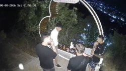Камера в лесопарк &bdquo;Момчил юнак&ldquo; засне вандали секунди преди да я унищожат