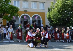 Малко село, голяма сцена: &bdquo;Свекърва&ldquo; оживява в Пчеларово, а читалището събира таланти