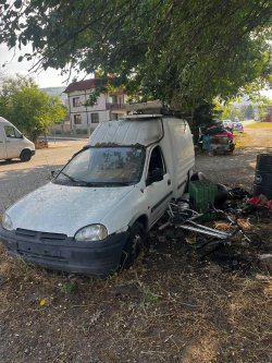 Община Момчилград с ултиматум до собствениците на &bdquo;автоморги&ldquo; по тротоари и зелени площи