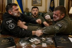 (ВИДЕО) Когато украинските служби извадят оръжие една срещу друга